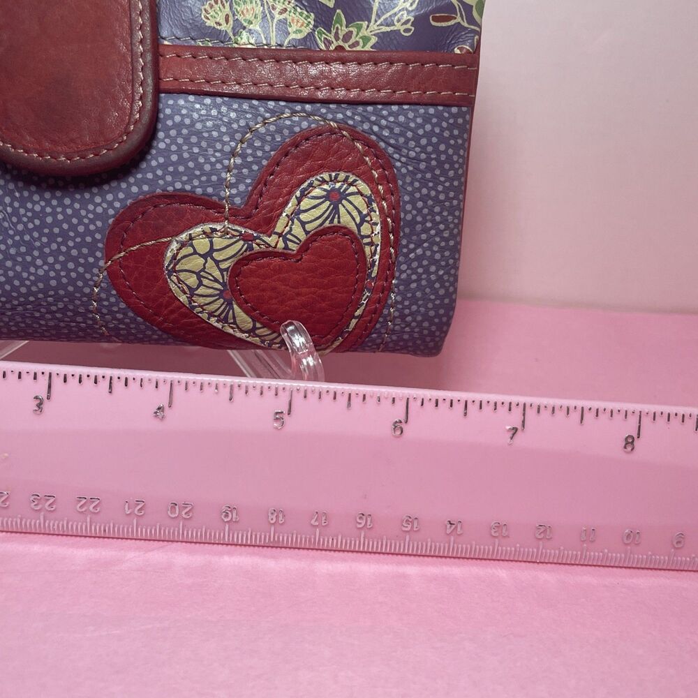 FOSSIL LEATHER WALLET With Heart Vtg Fossil Key Card ID Coin Organizer - Picture 3 of 12